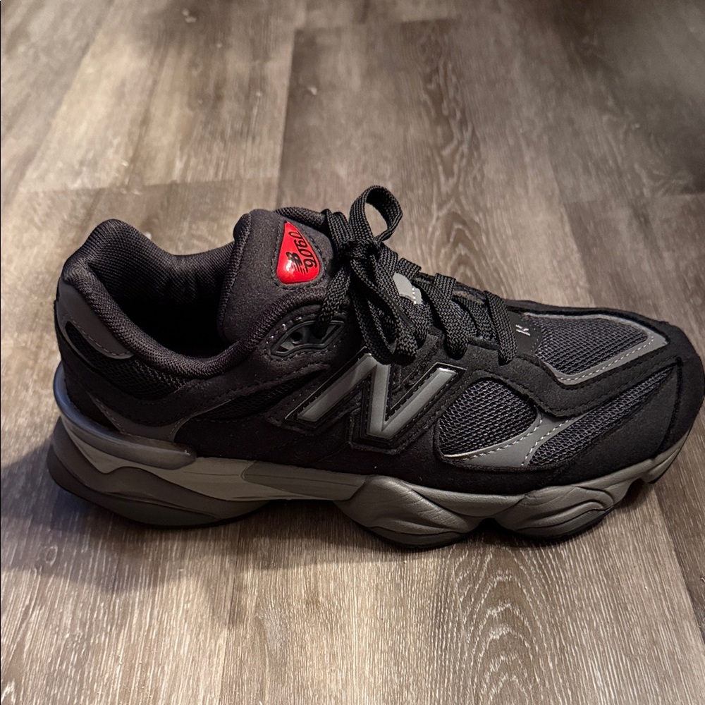 New Balance Black and Gray Sneakers